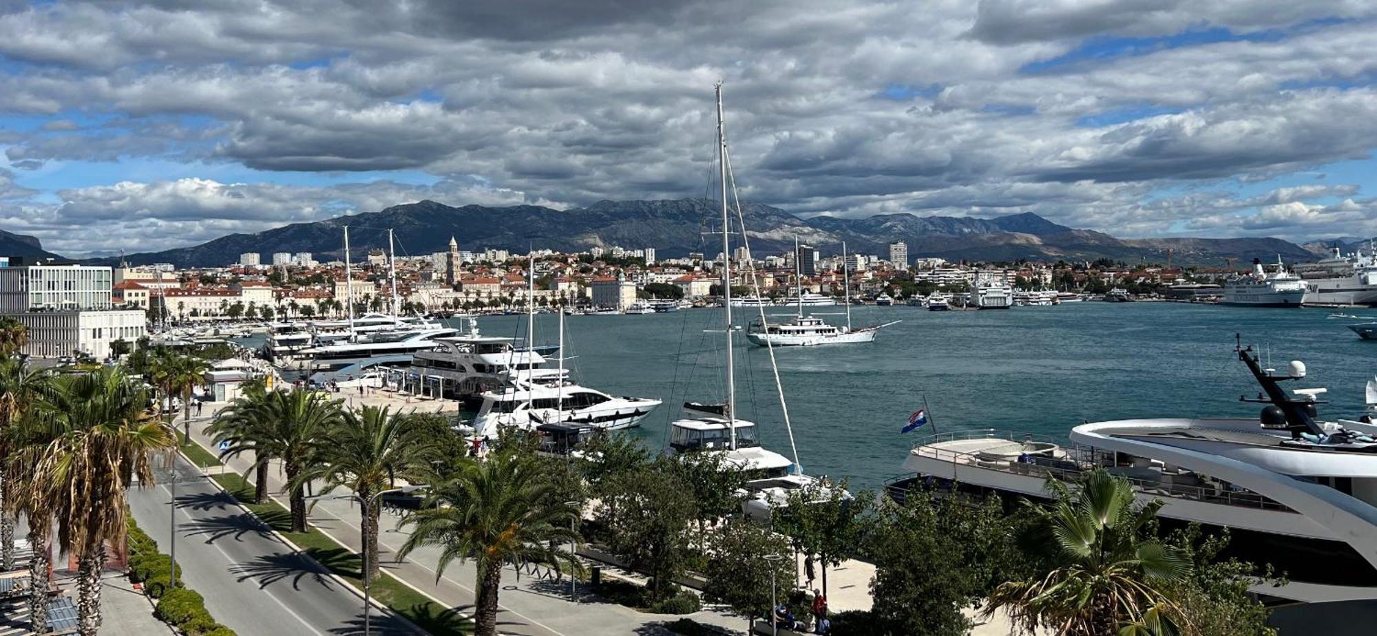 The View Apartment Split Bagian luar foto